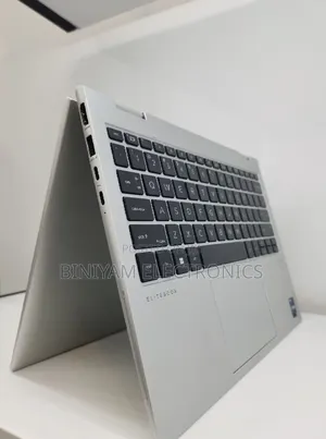 New Laptop HP Elitebook 830 G11 16GB Intel Core i7 SSD 512GB
