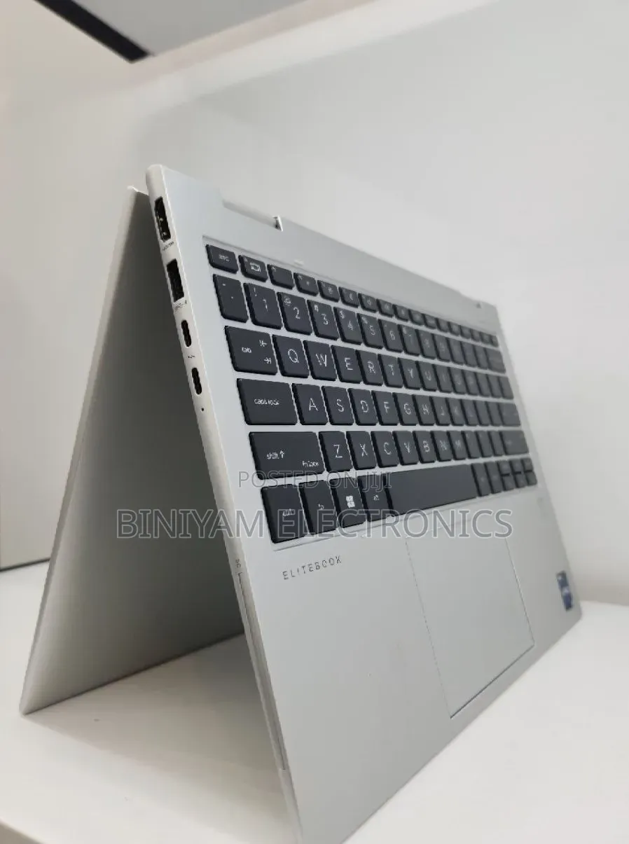 New Laptop HP Elitebook 830 G11 16GB Intel Core i7 SSD 512GB