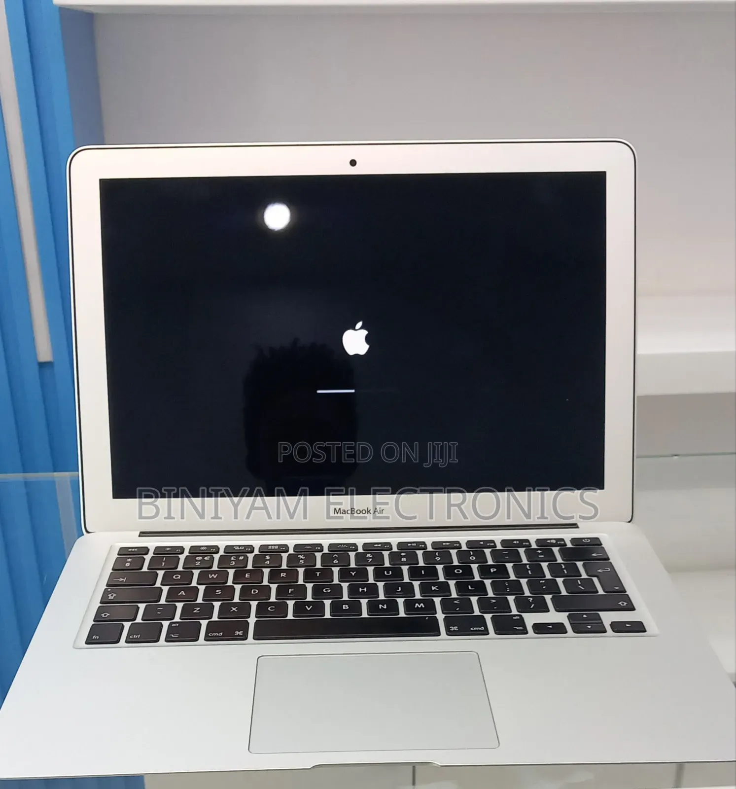 New Laptop Apple MacBook Air 2017 8GB Intel Core i5 SSD 128GB