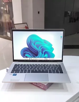 New Laptop HP EliteBook 830 G8 16GB Intel Core i5 SSD 512GB