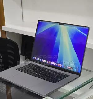 New Laptop Apple MacBook Pro 2021 M1 Max 32GB Apple M1 Pro SSD 512GB