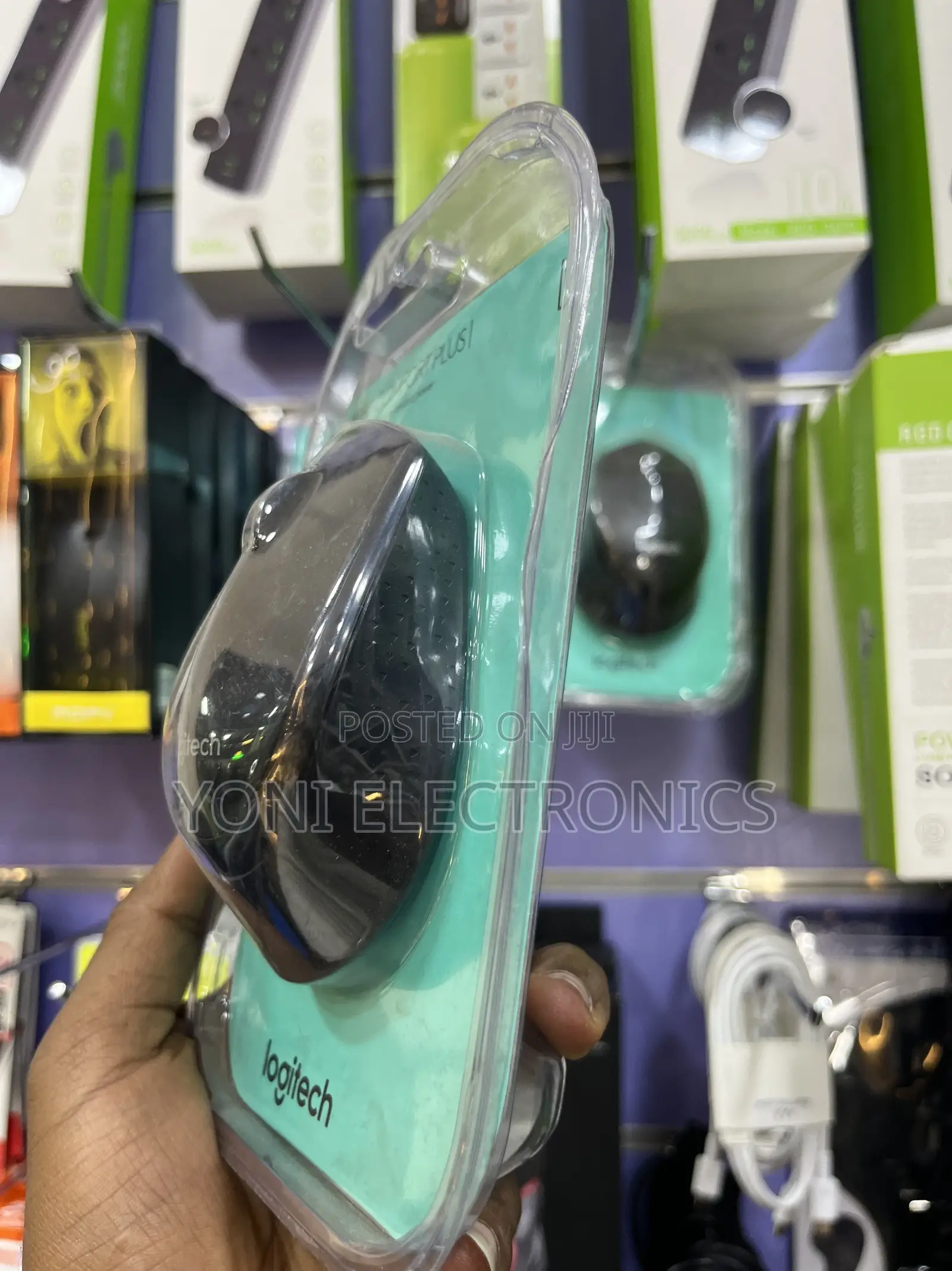 Logitech M280 Comfort Plus Wireless Mouse
