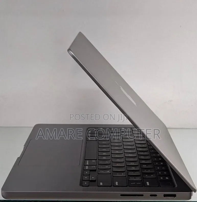 New Laptop Apple MacBook Pro 2021 M1 16GB Apple M1 Pro SSD 512GB
