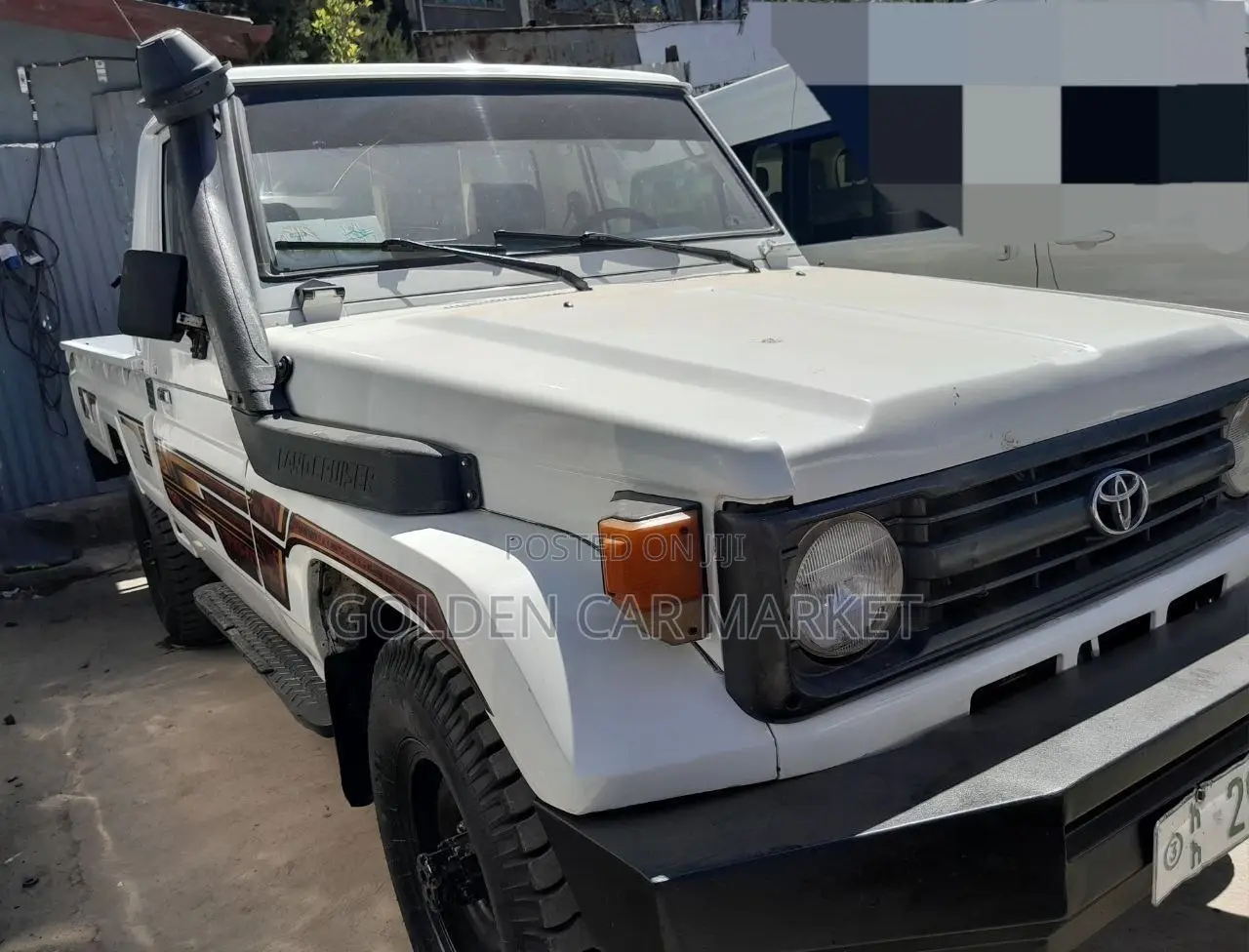 Toyota Land Cruiser 90 1997 White