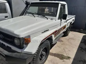 Toyota Land Cruiser 90 1997 White