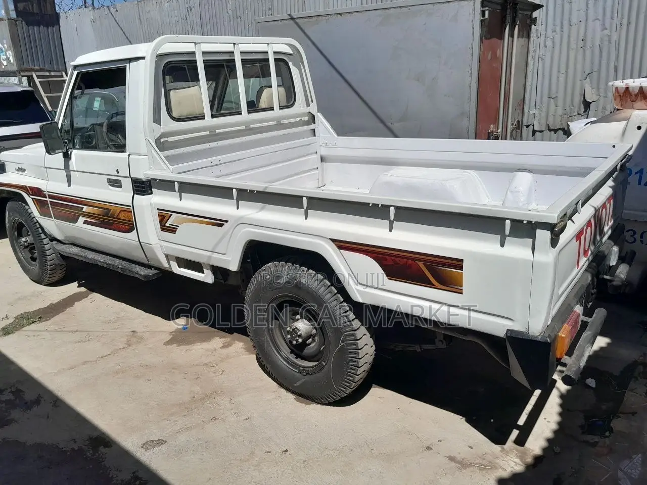 Toyota Land Cruiser 90 1997 White