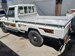Toyota Land Cruiser 90 1997 White