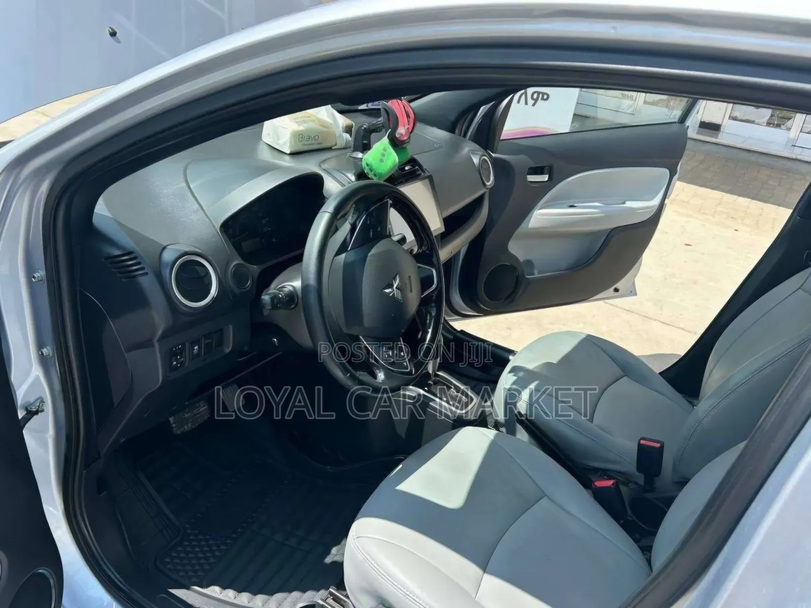 Mitsubishi Attrage 2023 Gray