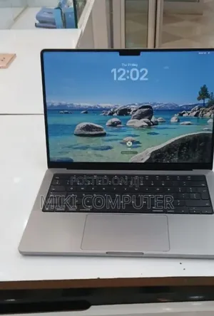 New Laptop Apple MacBook Pro 2020 M1 16GB Intel SSD 512GB