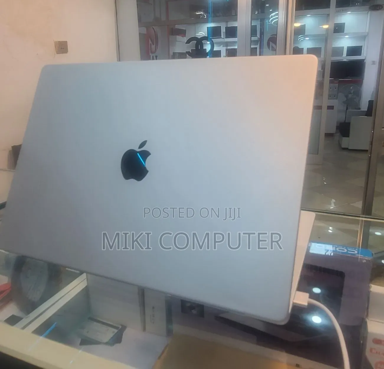 New Laptop Apple MacBook Pro 2020 M1 32GB Intel SSD 1T