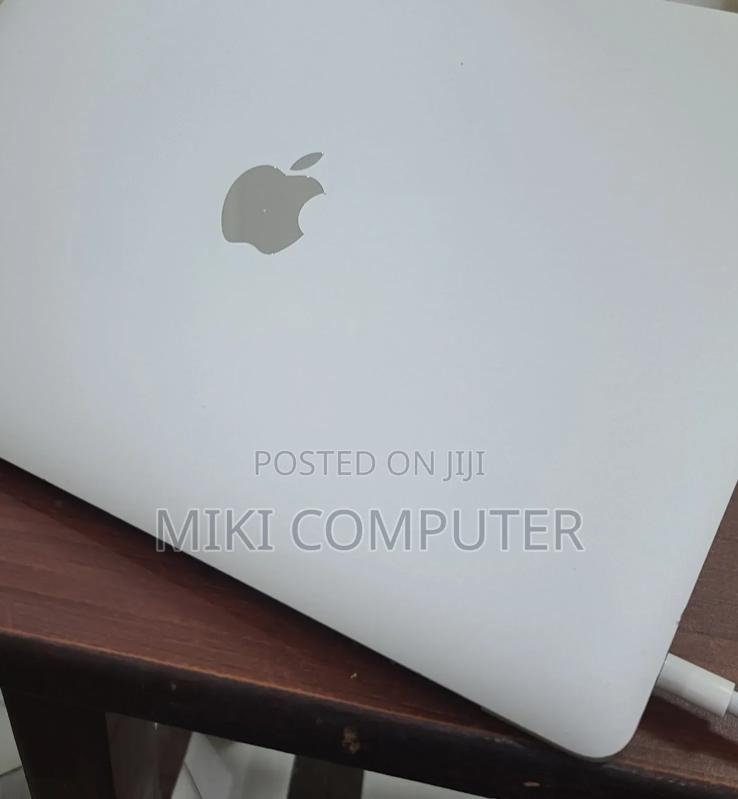 New Laptop Apple MacBook Pro 2020 M1 16GB Intel SSD 256GB