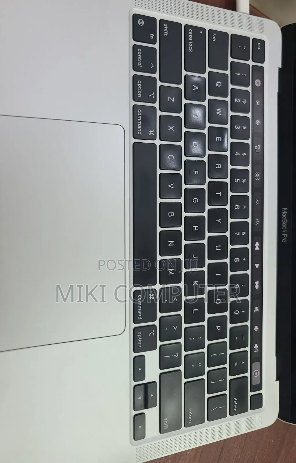 New Laptop Apple MacBook Pro 2020 M1 16GB Intel SSD 256GB