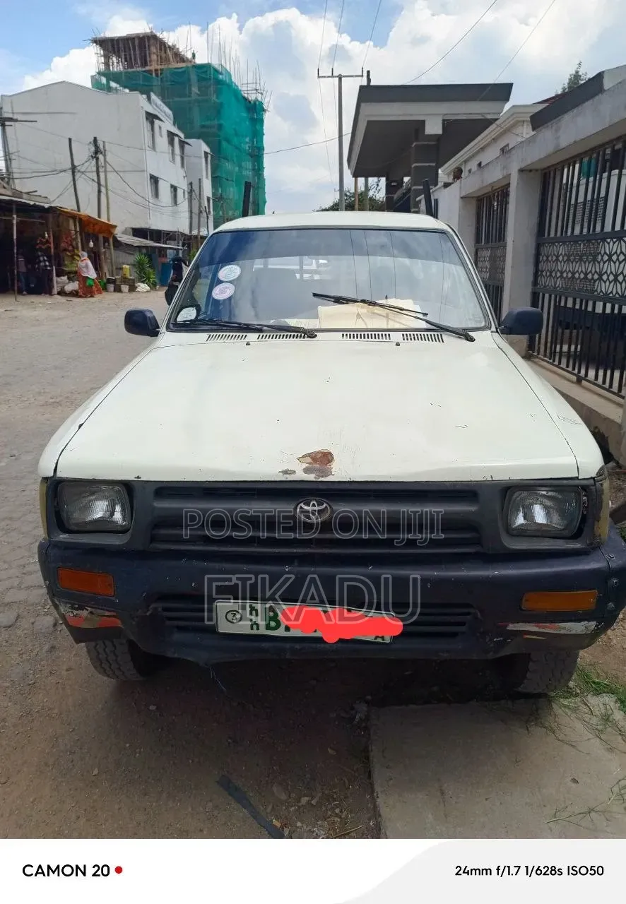 Toyota 4-Runner 1990 White