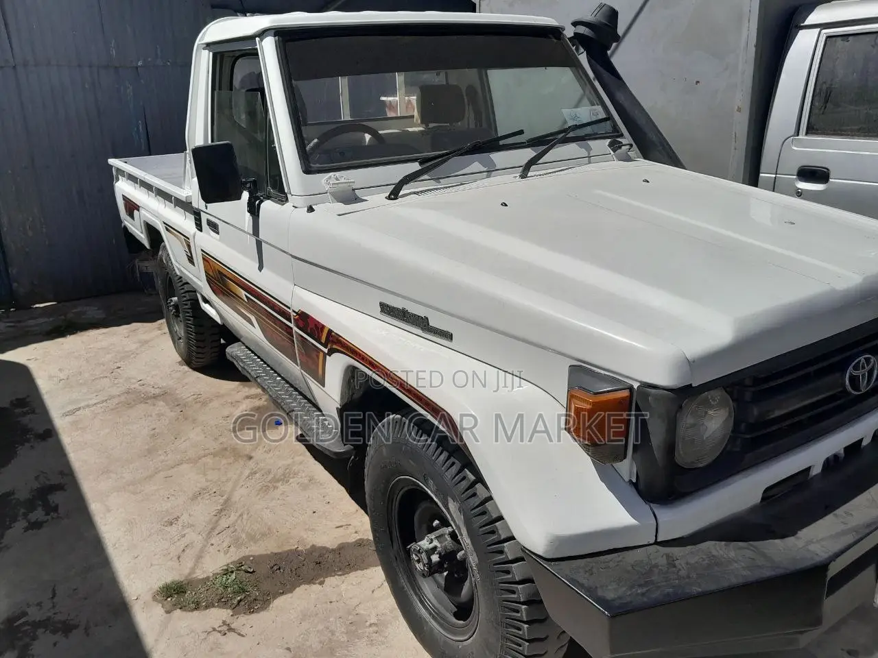 Toyota Land Cruiser 90 1997 White