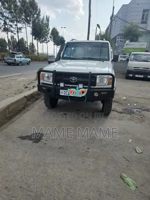 Toyota Land Cruiser 2018 White