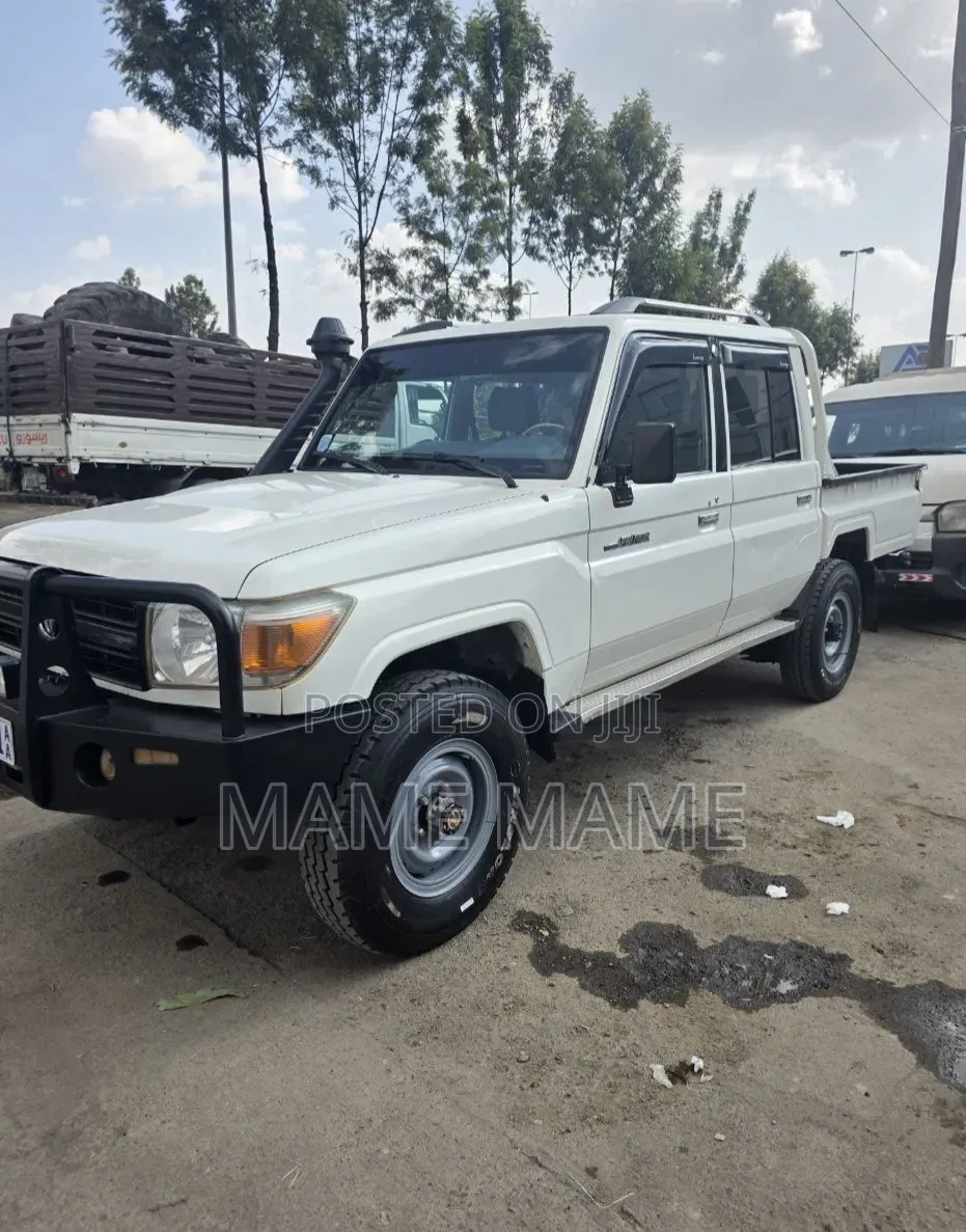 Toyota Land Cruiser 2018 White