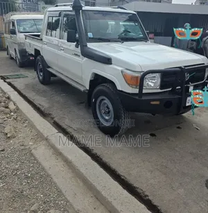 Toyota Land Cruiser 2018 White