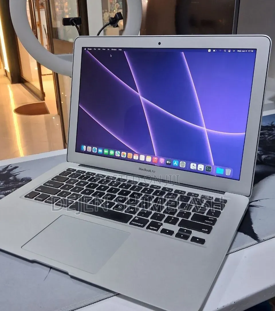 New Laptop Apple MacBook Pro 2015 8GB Intel Core i5 SSD 512GB