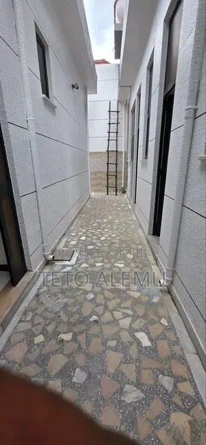 3bdrm Villa in 🏡 የሚሸጥ በጣም ዘመናዊ ቪላ, Bole for sale