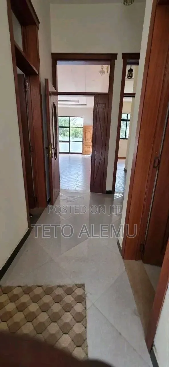 3bdrm Villa in 🏡 የሚሸጥ በጣም ዘመናዊ ቪላ, Bole for sale