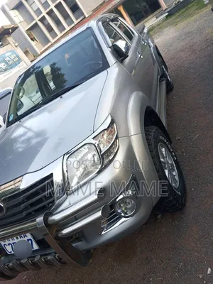 Toyota Hilux 2015 Silver
