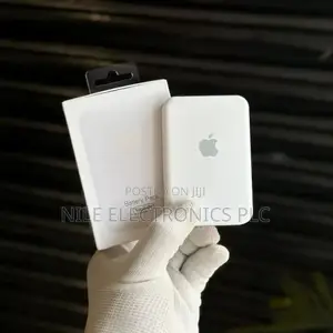 Original Apple Magsafe Battery Pack a Matte Clear Finish