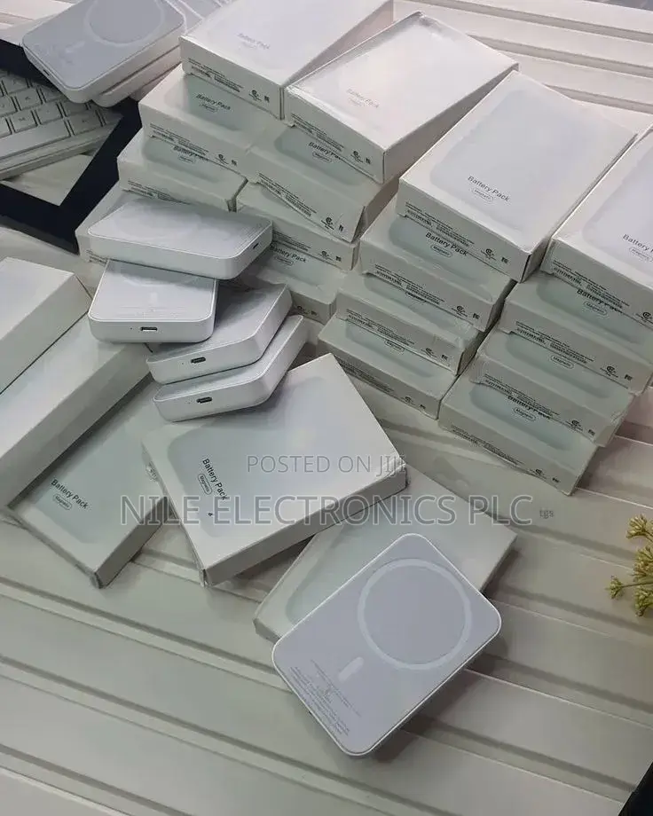 Original Apple Magsafe Battery Pack a Matte Clear Finish