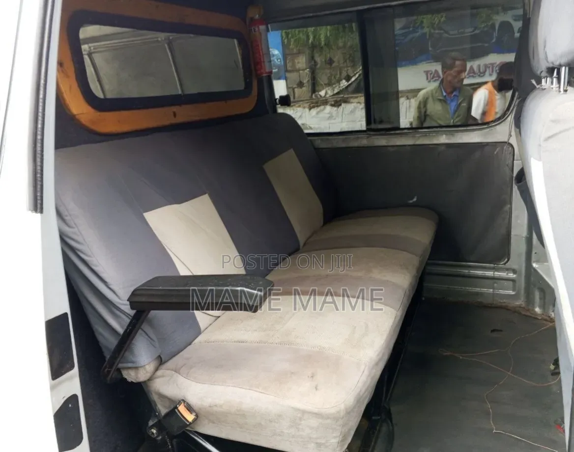 Toyota HiAce 2007 Grey