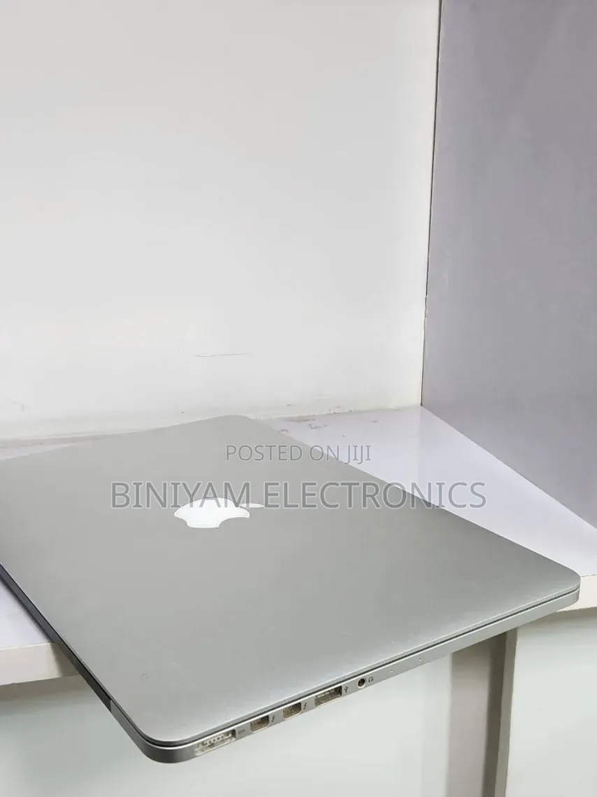 New Laptop Apple MacBook Pro 2013 8GB Intel Core i5 SSD 256GB