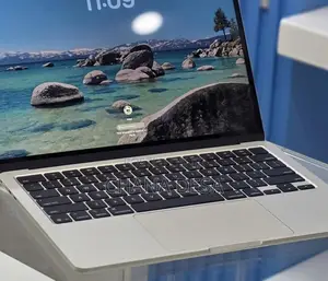 New Laptop Apple MacBook Pro 2019 16GB Intel Core i7 SSD 256GB