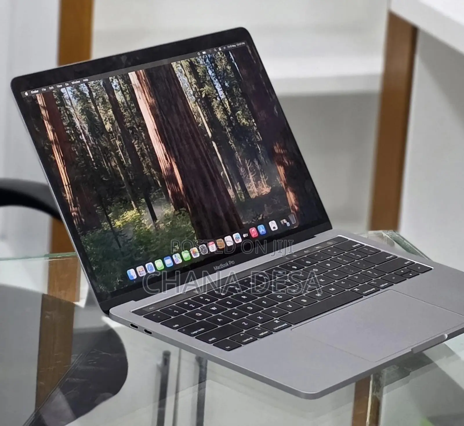 New Laptop Apple MacBook Pro 2019 16GB Intel Core i7 SSD 256GB