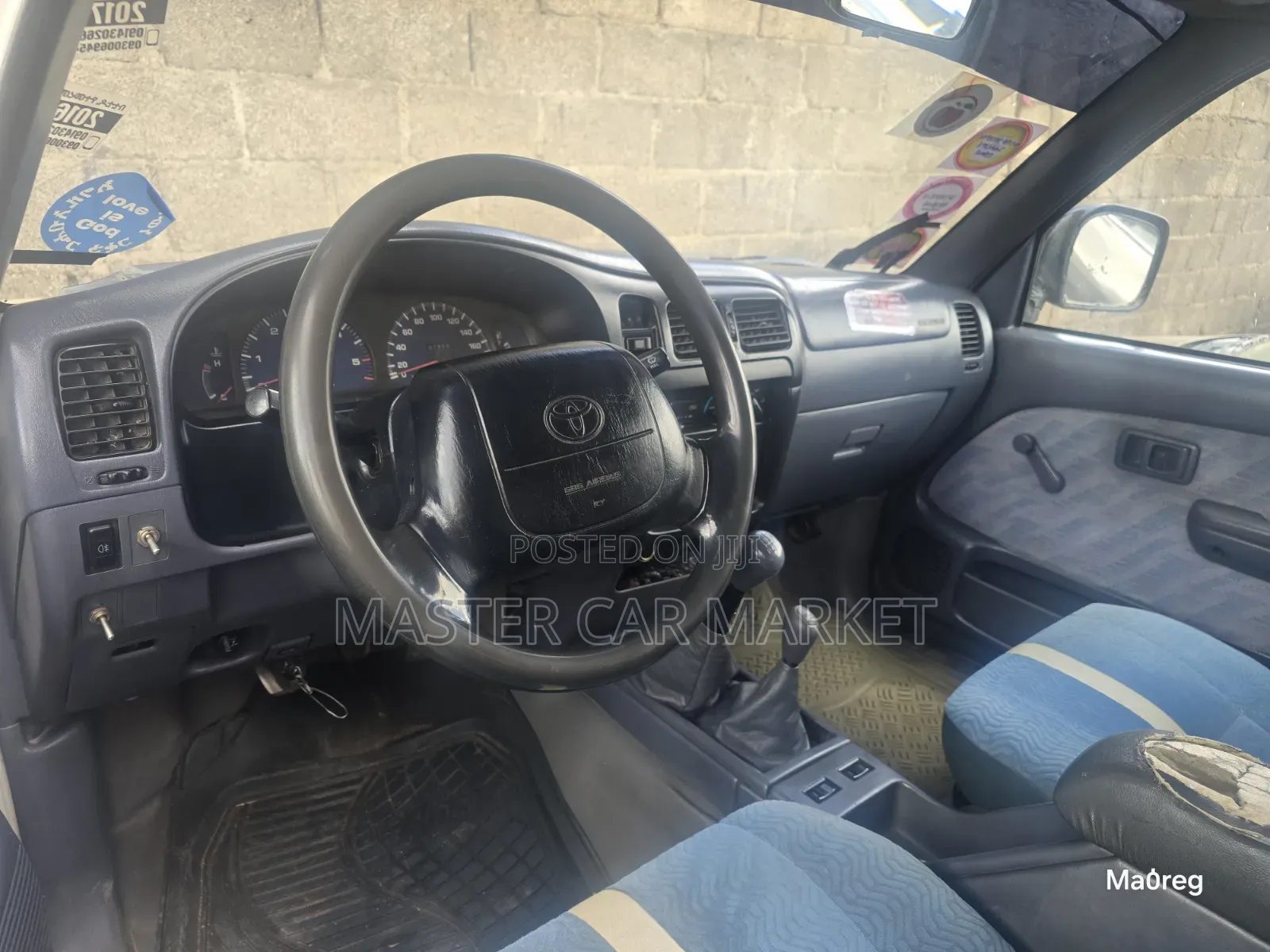 Toyota Hilux 2000 White