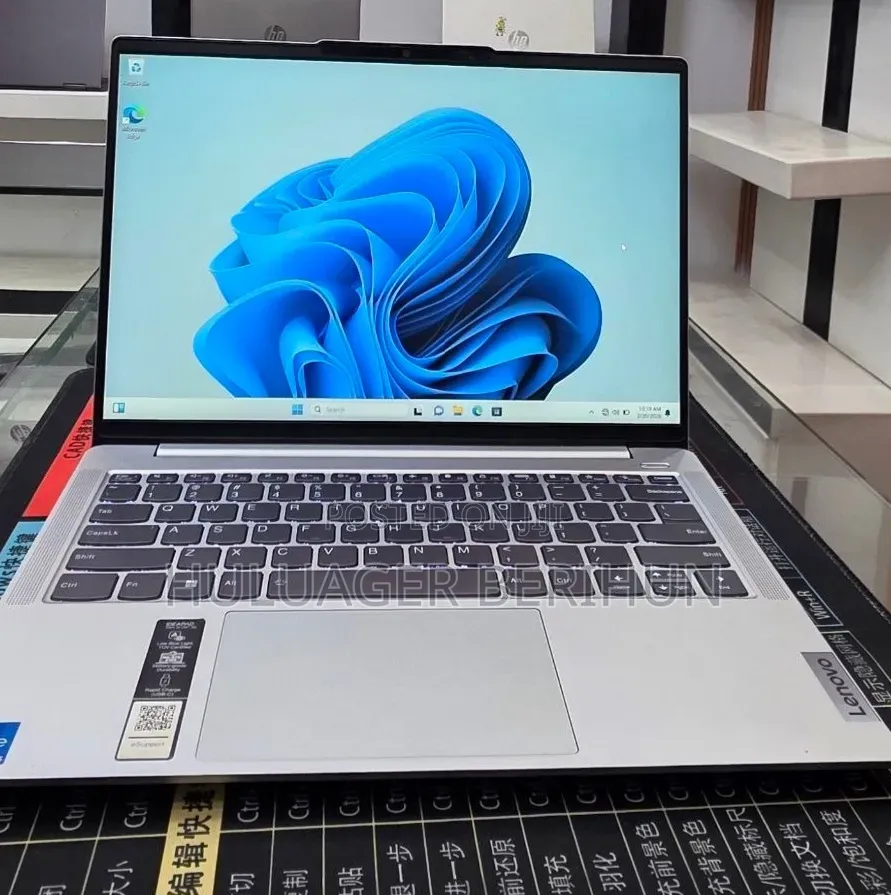 New Laptop Lenovo Ideapad 3 16GB Intel Core i7 SSD 512GB