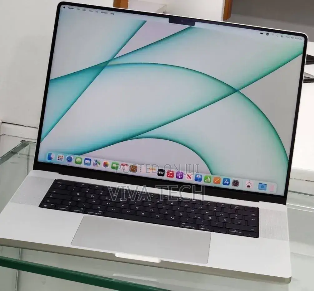 New Laptop Apple MacBook Pro 2015 16GB Intel Core i7 SSD 512GB