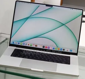 New Laptop Apple MacBook Pro 2015 16GB Intel Core i7 SSD 512GB