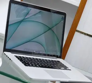 New Laptop Apple MacBook Pro 2015 16GB Intel Core i7 SSD 512GB