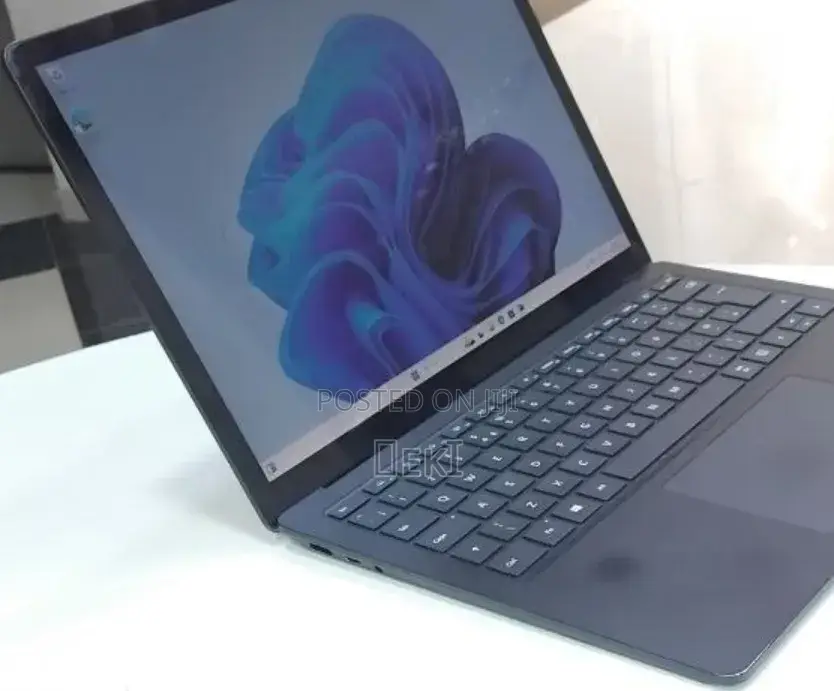 New Laptop Microsoft Surface Laptop 4 16GB Intel Core i7 SSD 512GB