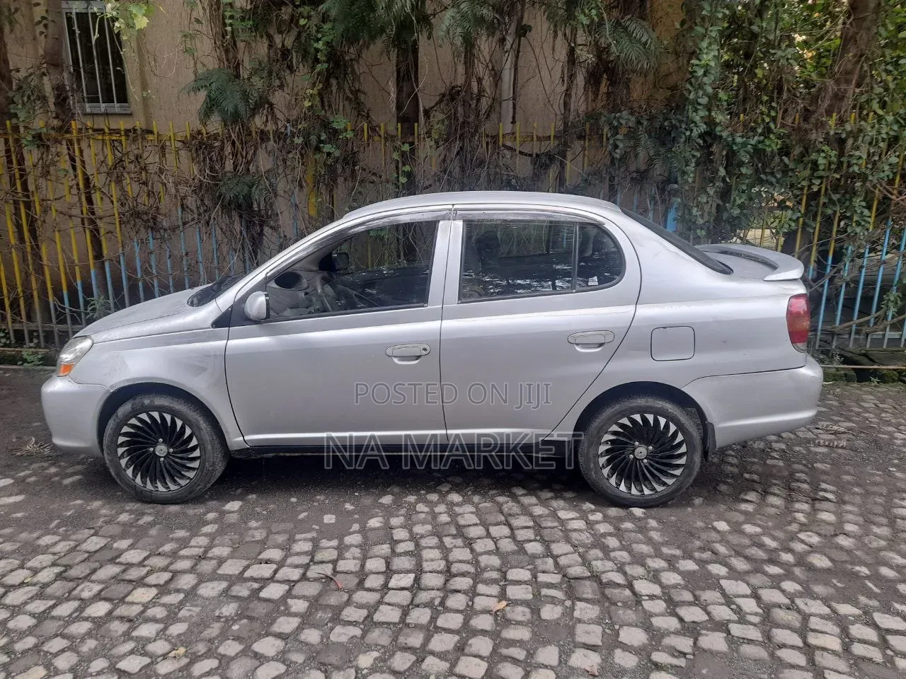 Toyota Platz 2005 Silver