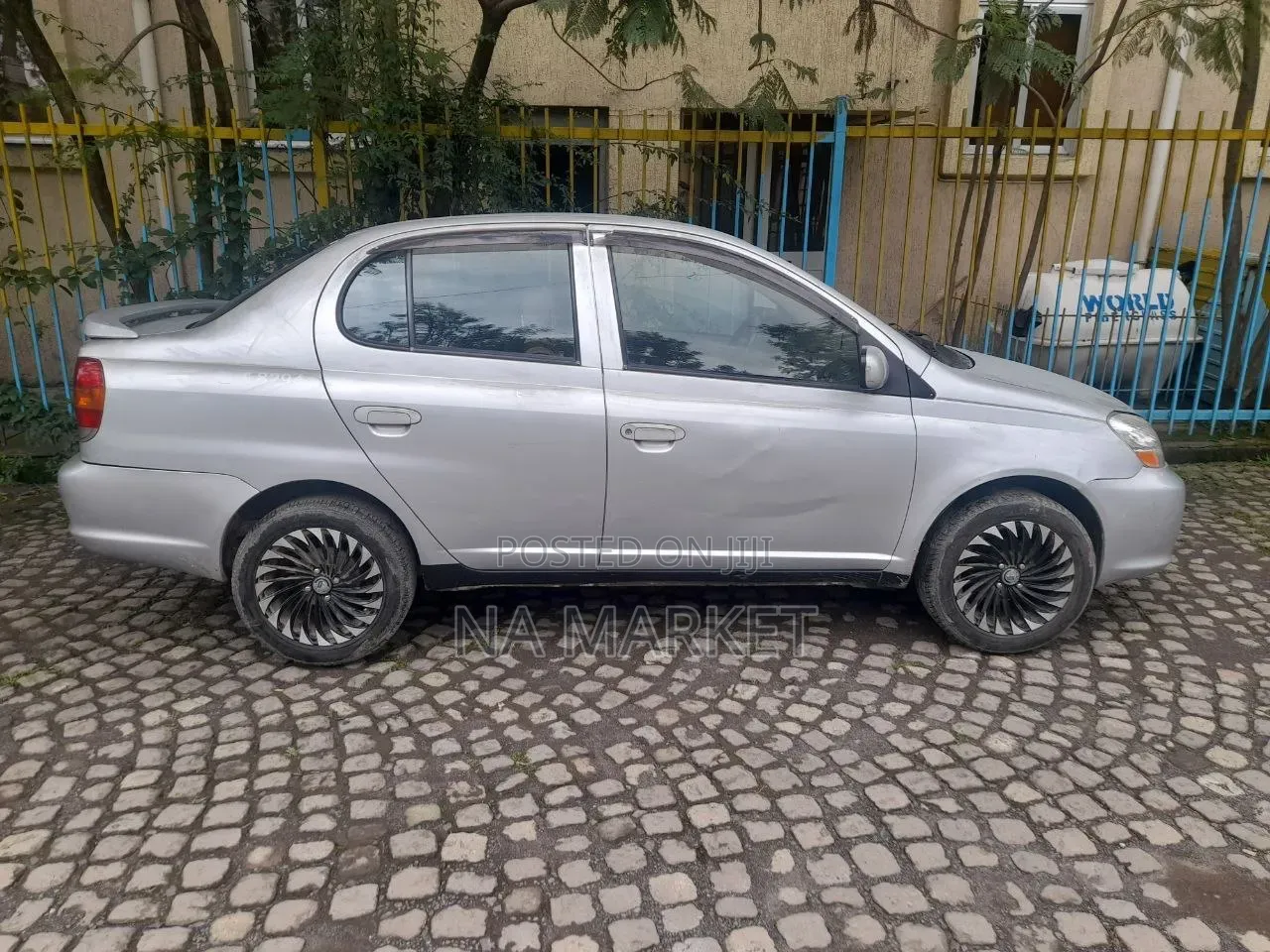 Toyota Platz 2005 Silver