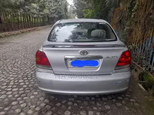 Toyota Platz 2005 Silver