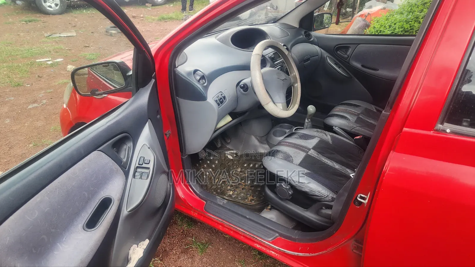 Toyota Yaris 2001 Red