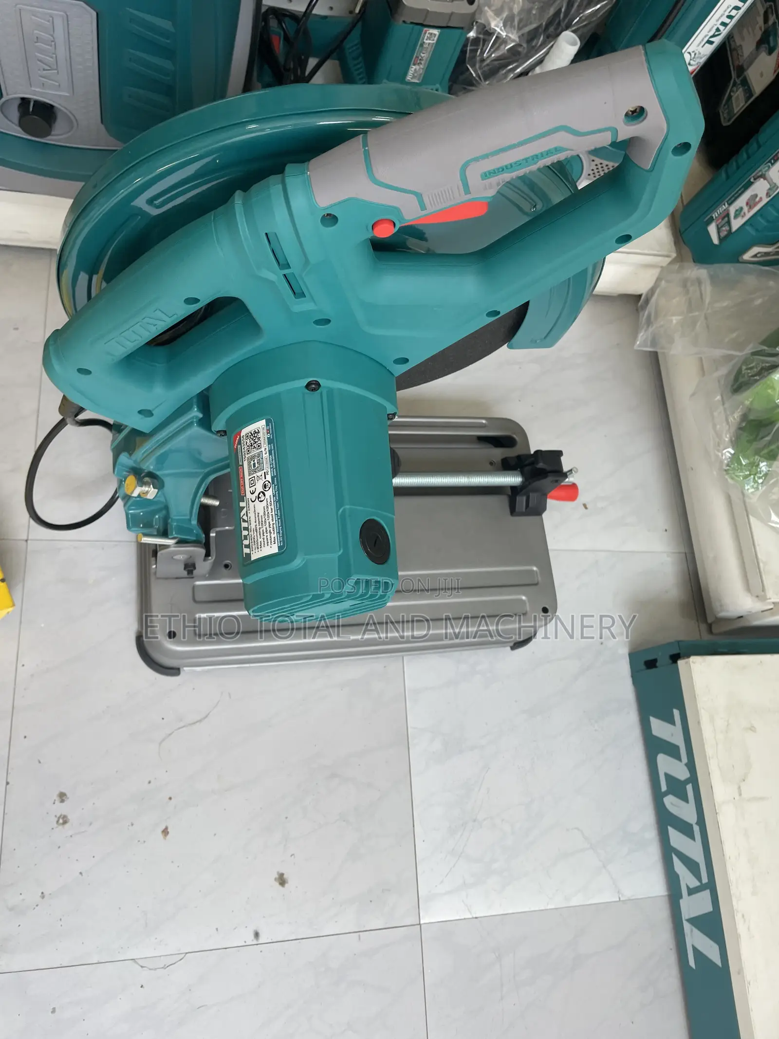 Total Industrial 2400w Cut Off Saw (Ts)