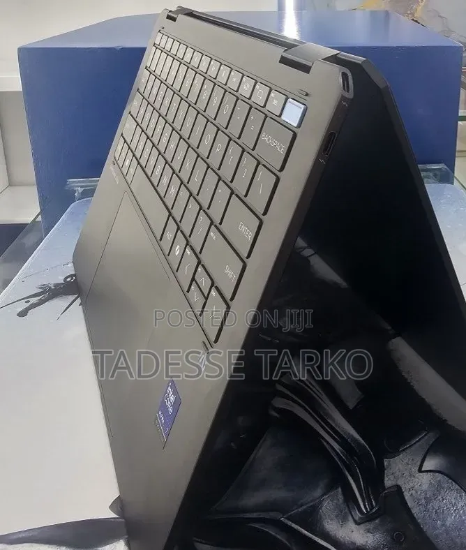 New Laptop HP OmniBook 5 14" 16GB Intel Core Ultra 7 SSD 1T