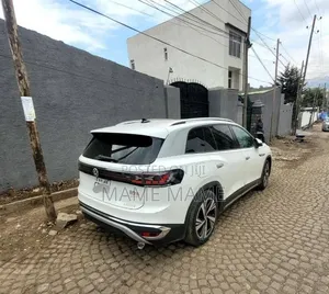 Volkswagen ID.6 2022 White