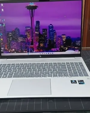 New Laptop HP 16GB Intel Core i7 SSD 1T