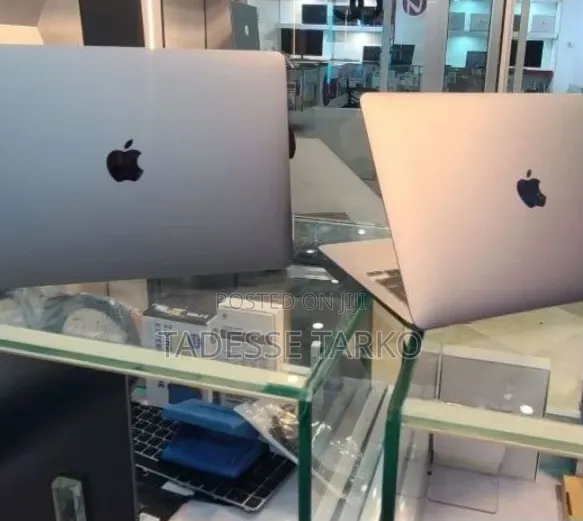 New Laptop Apple MacBook Air 2020 M1 8GB Apple M1 SSD 256GB
