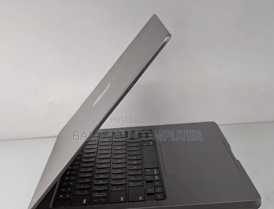 New Laptop Apple MacBook Pro 2021 M1 16GB Apple M1 Pro SSD 512GB