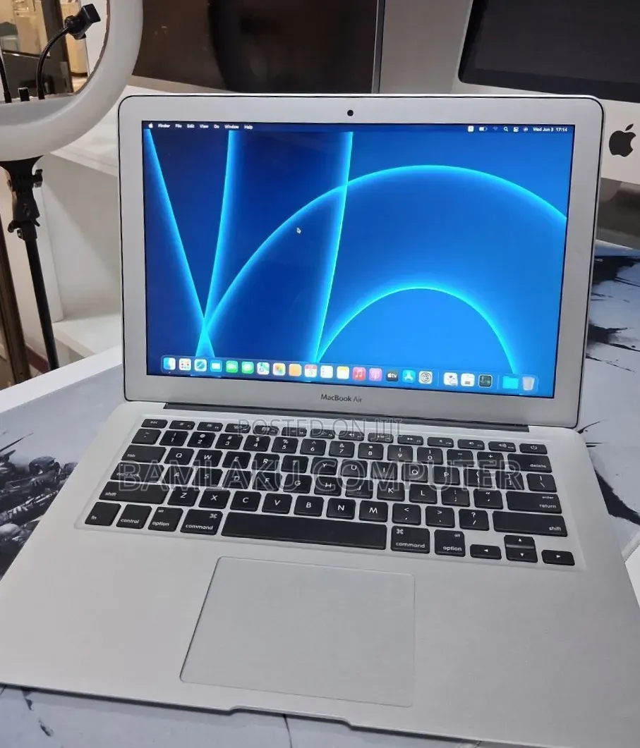 New Laptop Apple MacBook Air 2015 8GB Intel Core i5 SSD 256GB