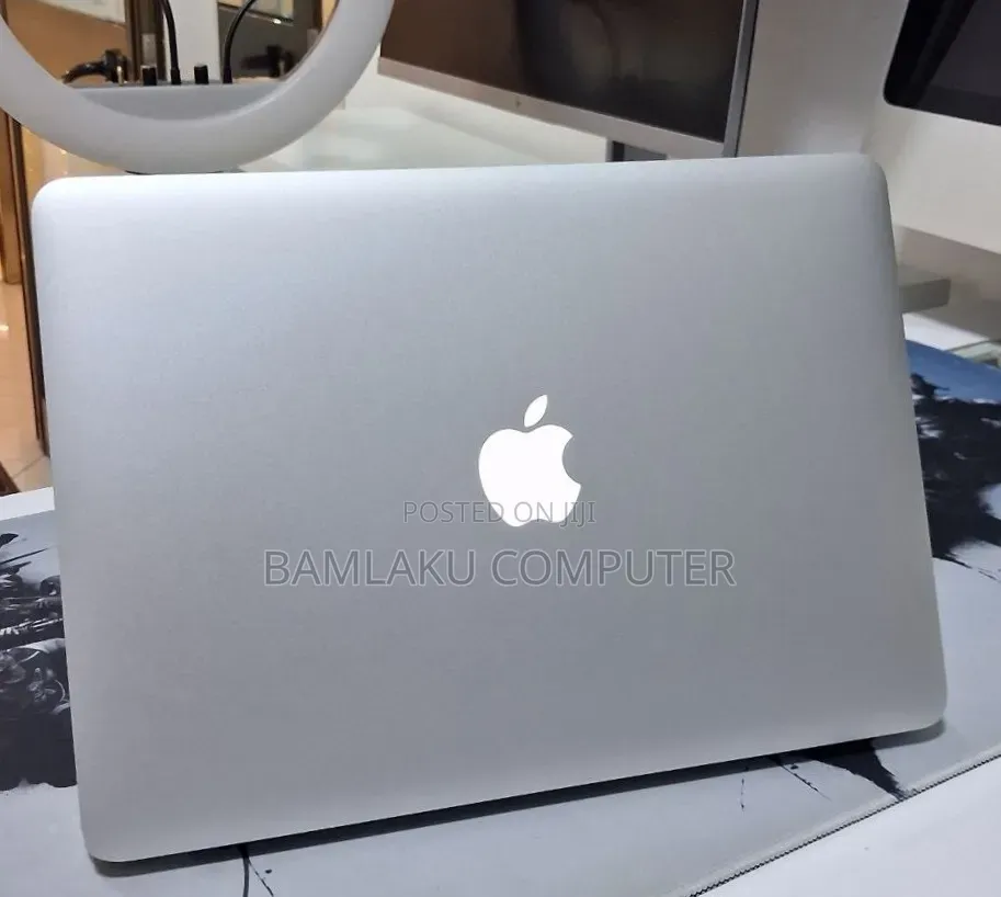 New Laptop Apple MacBook Air 2015 8GB Intel Core i5 SSD 256GB