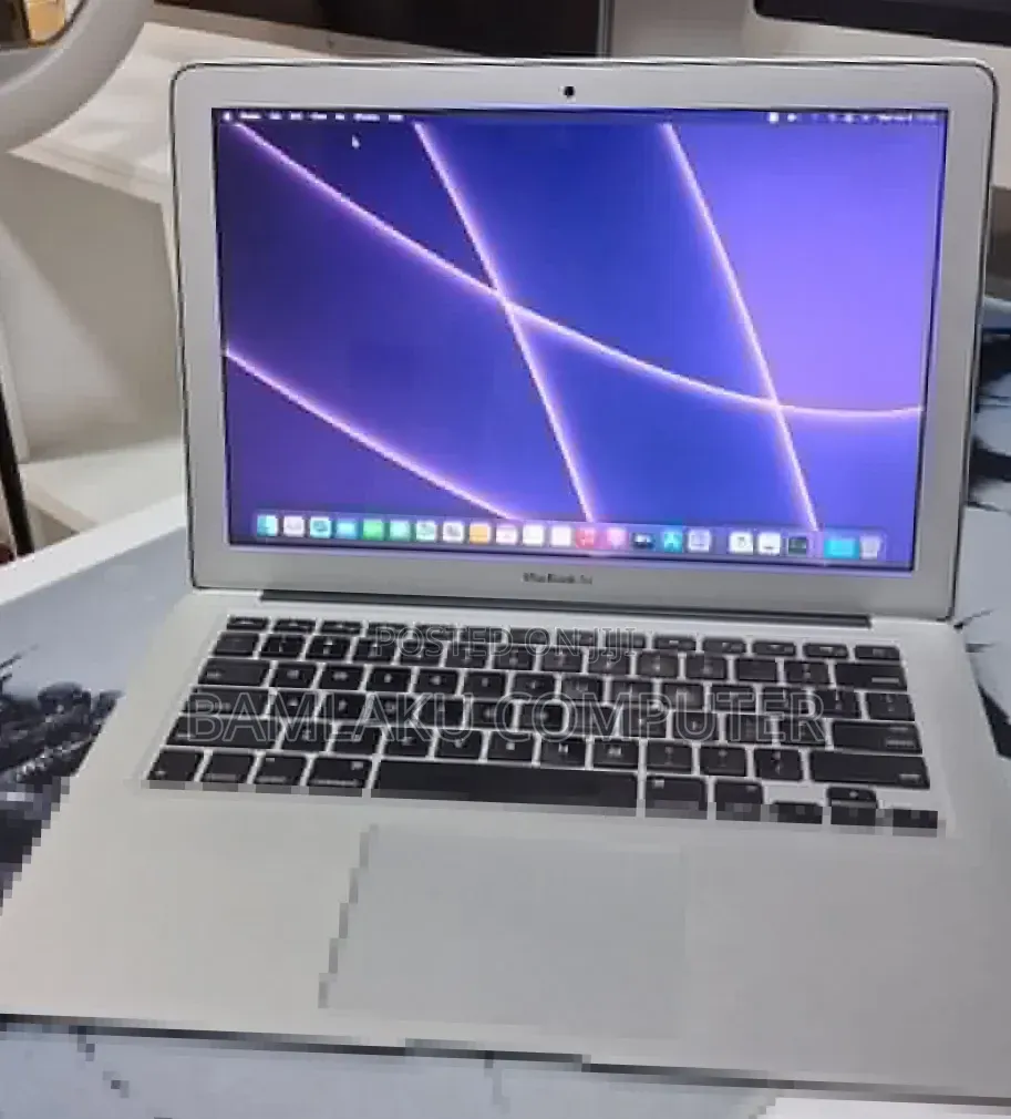 New Laptop Apple MacBook Air 2015 8GB Intel Core i5 SSD 256GB